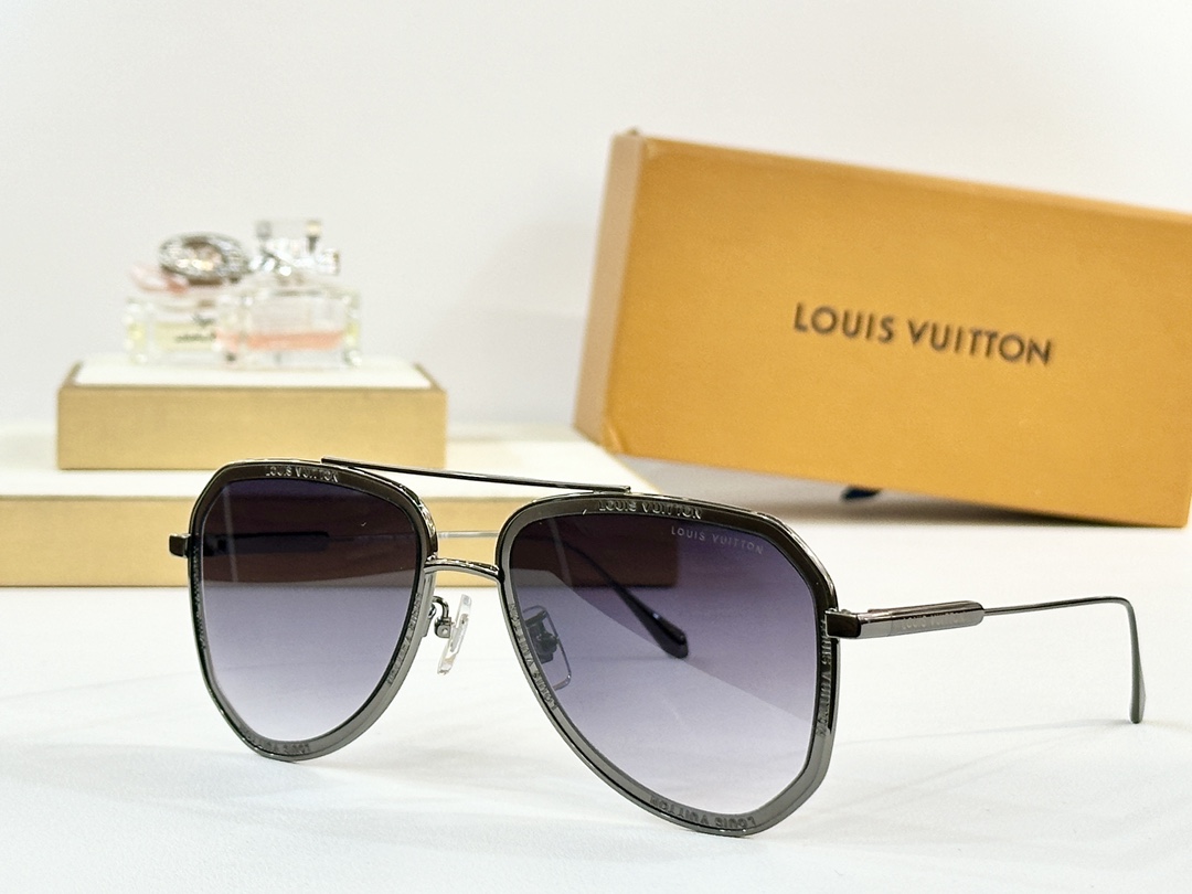  LOUIS VUITTON
MOD：Z1317
Size：56口19-145
