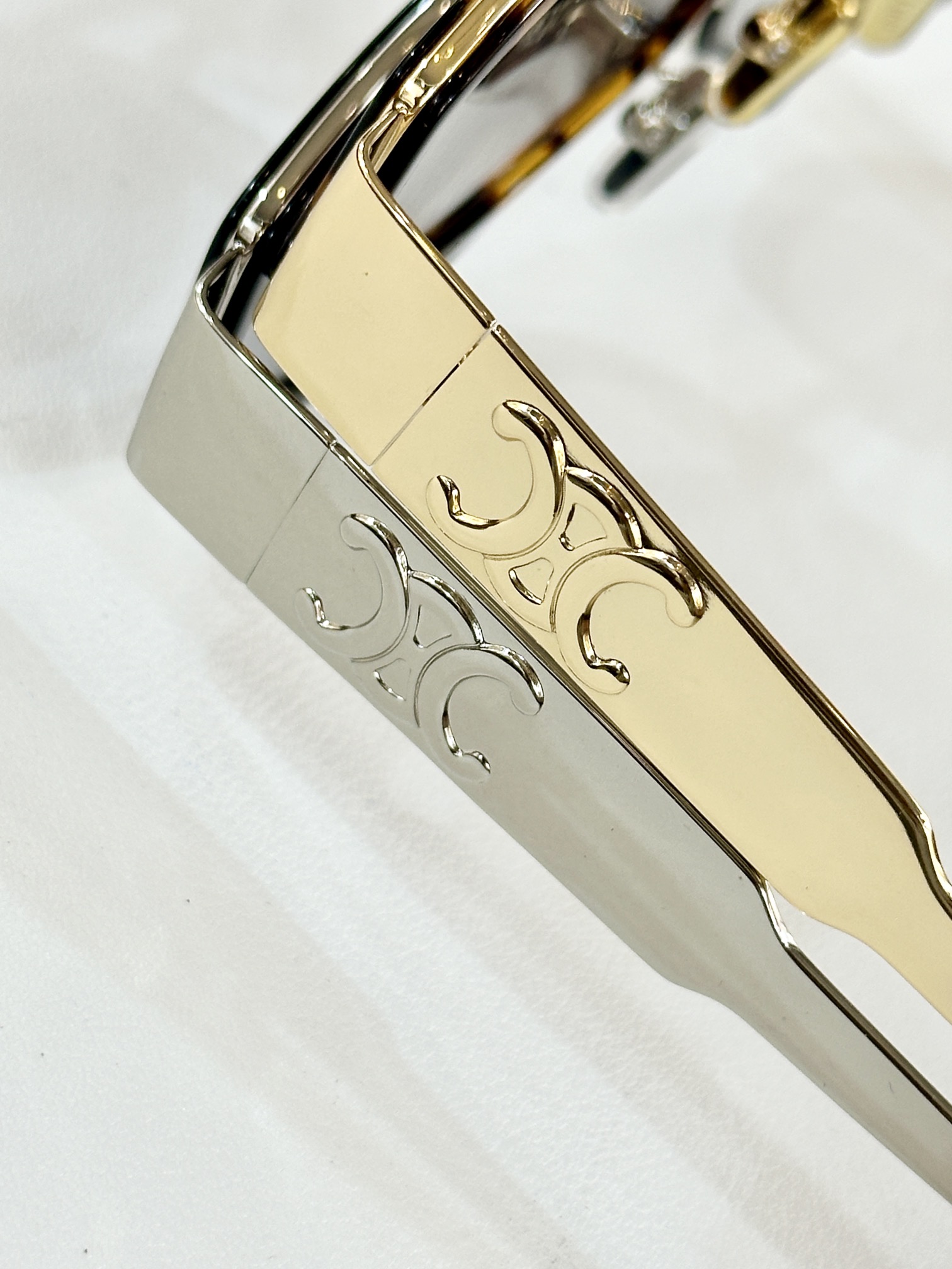  𝘾𝙀𝙇𝙄𝙉𝙀
MOD CL40330F
Size：54口21 145
