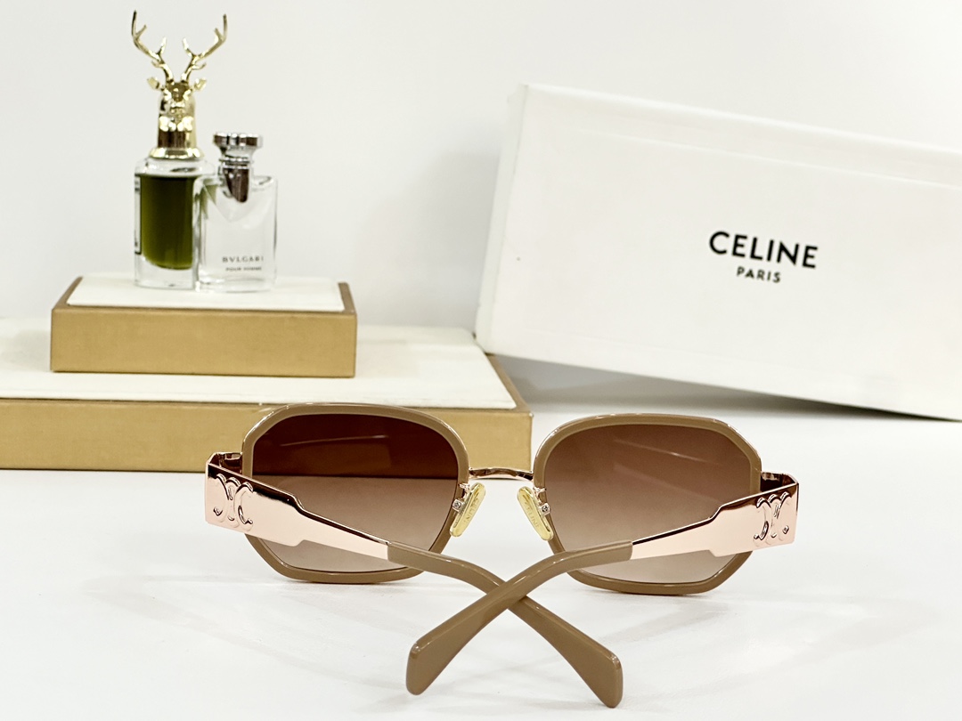  CELINE
MOD CL40332F
Size：CL40332F

