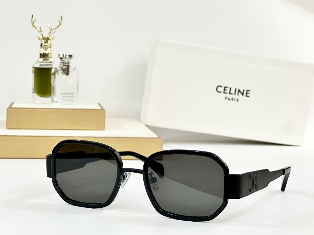  CELINE
MOD CL40332F
Size：CL40332F
