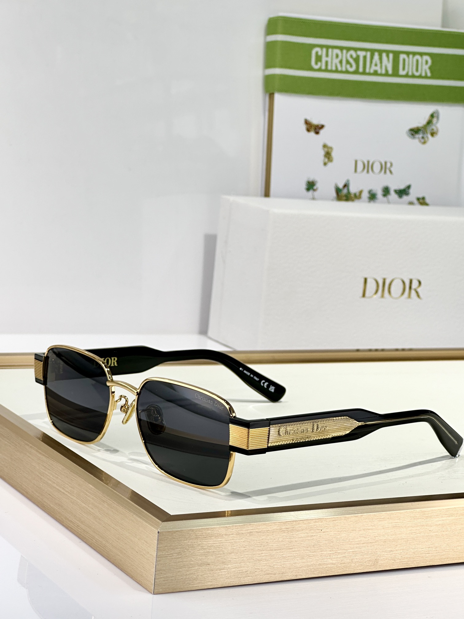  Christian Dio* Label S2U
NEW
SIZE54-17-145
