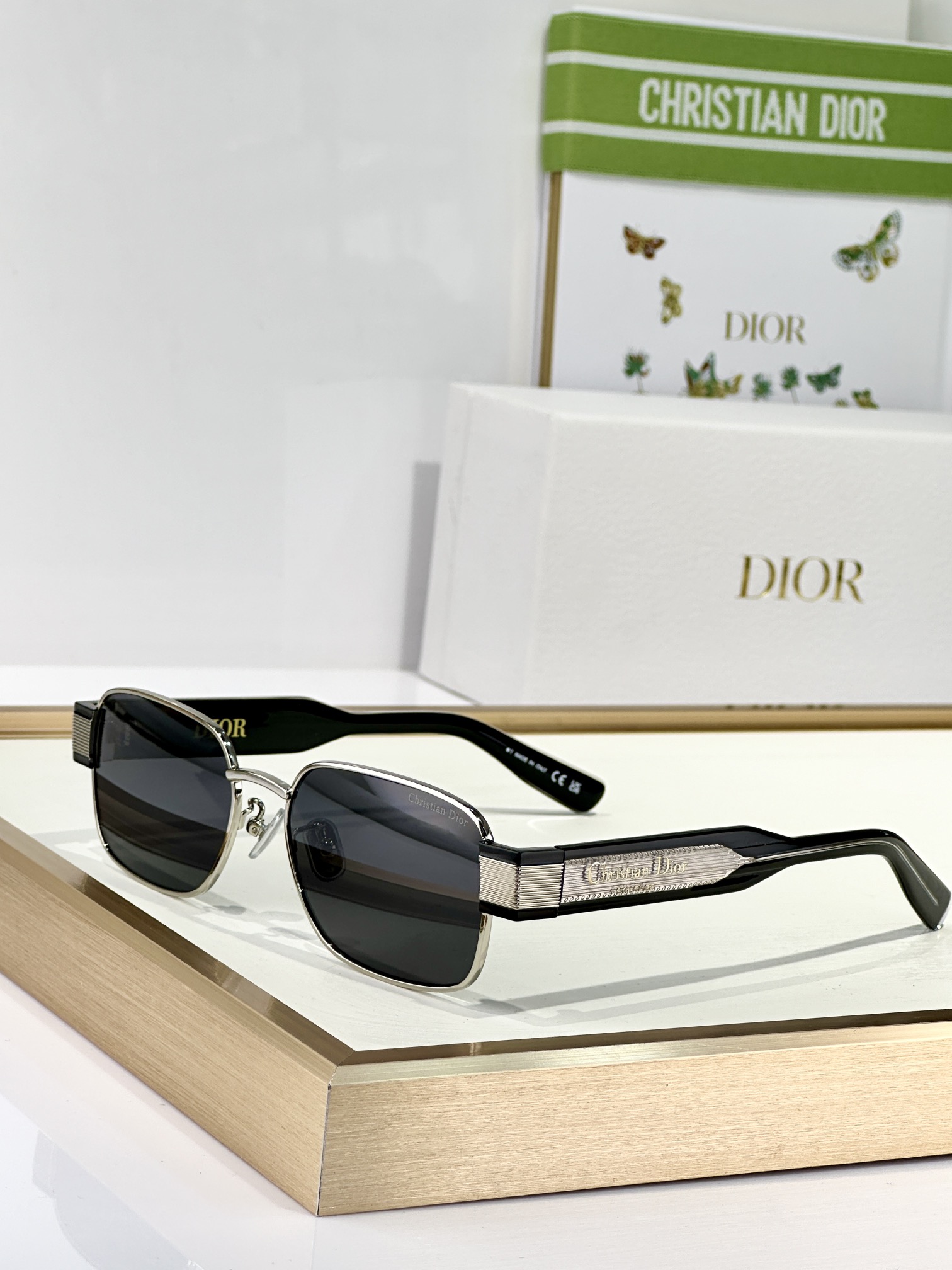  Christian Dio* Label S2U
NEW
SIZE54-17-145
