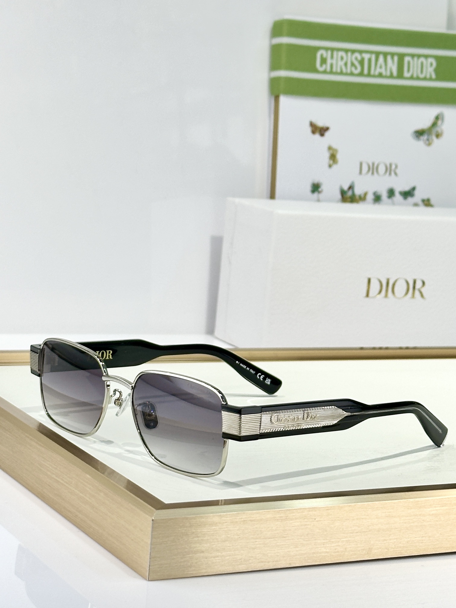  Christian Dio* Label S2U
NEW
SIZE54-17-145
