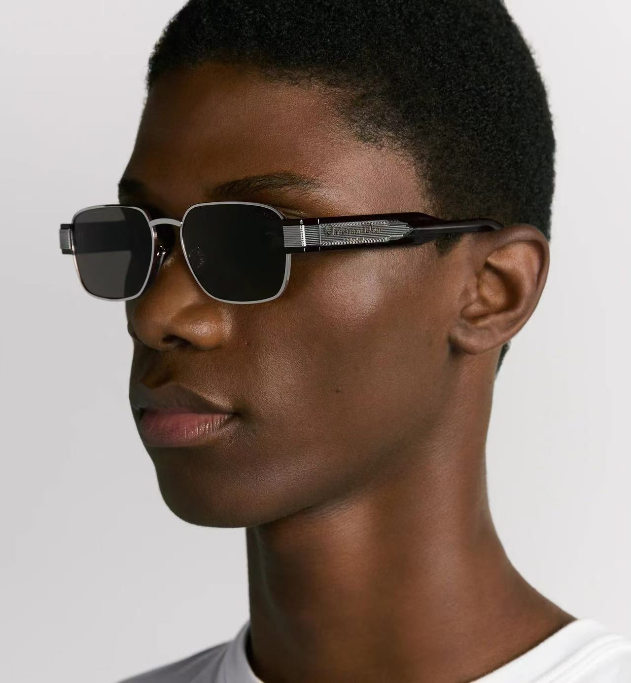  Christian Dio* Label S2U
NEW
SIZE54-17-145
