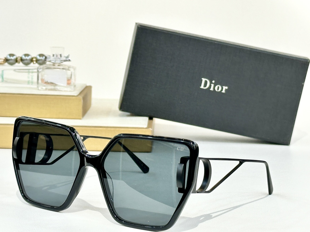  Dior
MOD：DSGTA45UCR
Size：64口16 140

