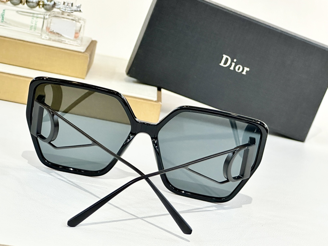  Dior
MOD：DSGTA45UCR
Size：64口16 140
