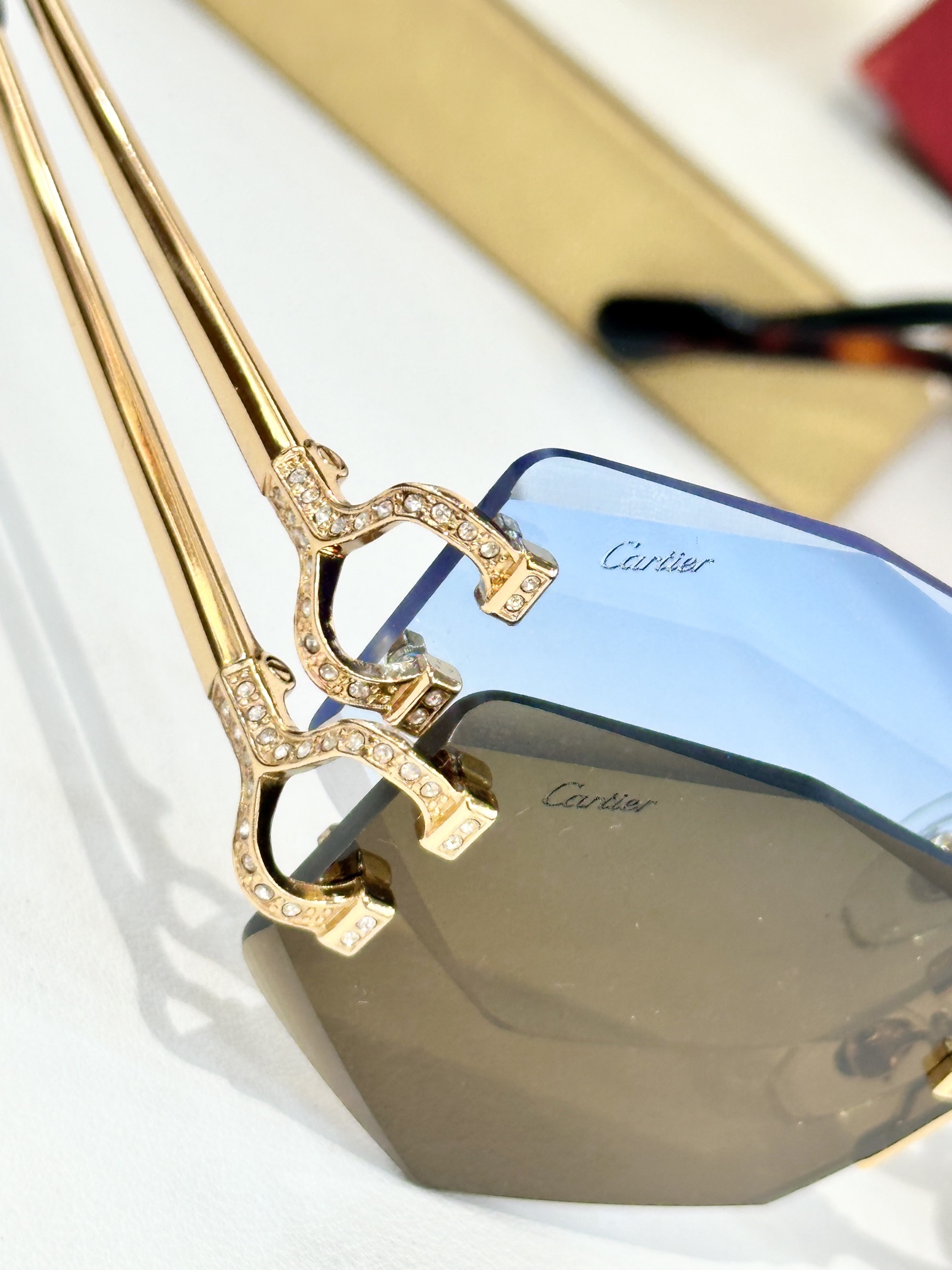 Cartier
MOD：CT0582S
Size：142
