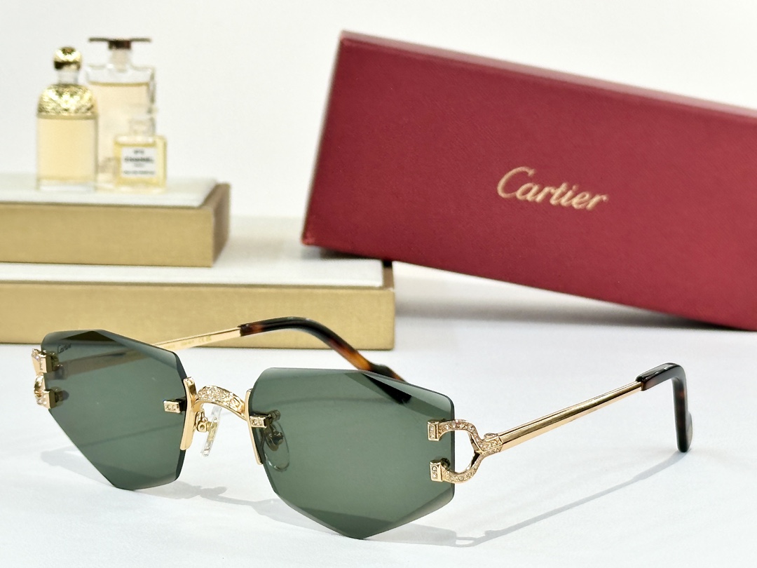Cartier
MOD：CT0582S
Size：142
