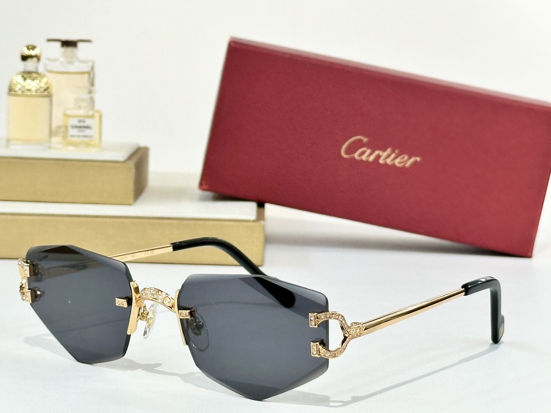 Cartier
MOD：CT0582S
Size：142
