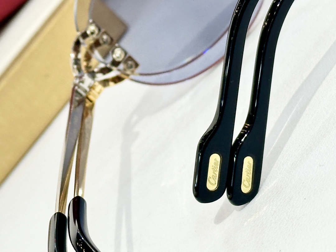  Cartier
MOD：CT0551S
Size：55口18 140
