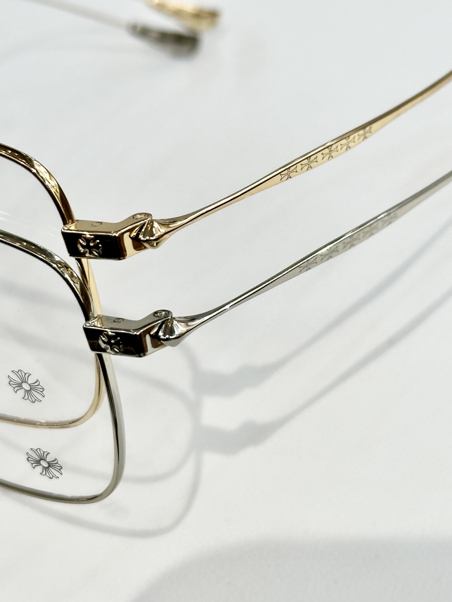  CHROME HEART*
MODEL：BONE PRONE III
SIZE：52口19-150

