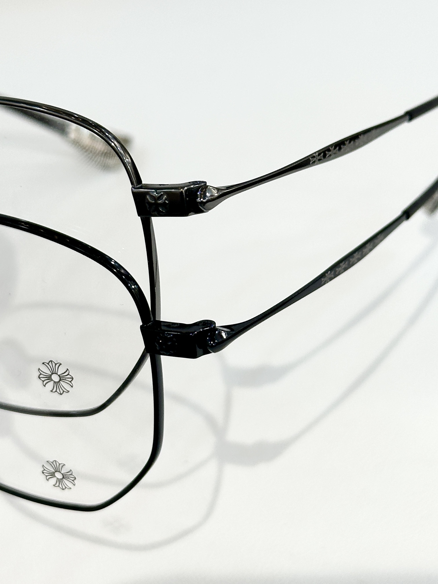  CHROME HEART*
MODEL：BONE PRONE III
SIZE：57口18-150

