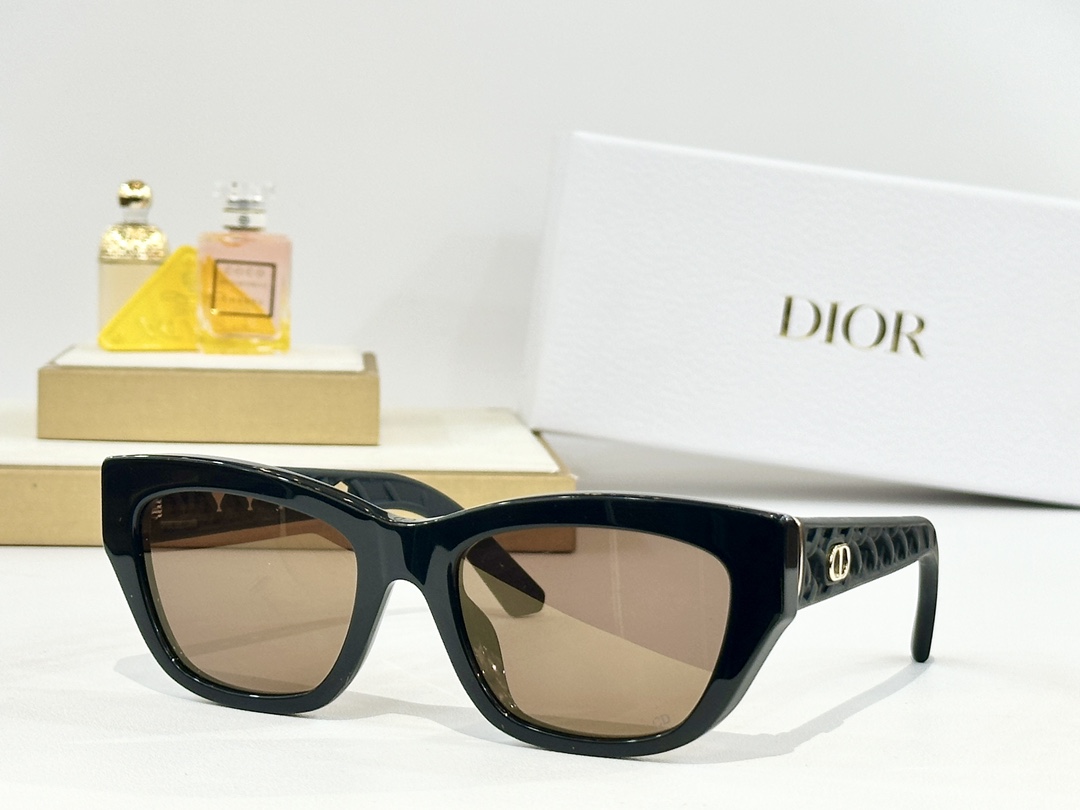  DIOR
MOD：VeryDior S2F
Size：55口19 140
