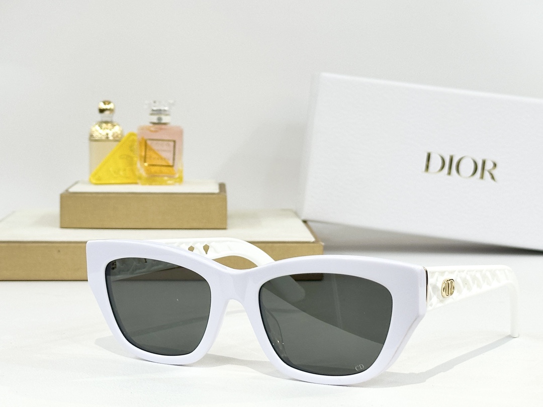  DIOR
MOD：VeryDior S2F
Size：55口19 140
