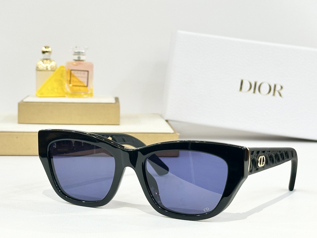  DIOR
MOD：VeryDior S2F
Size：55口19 140
