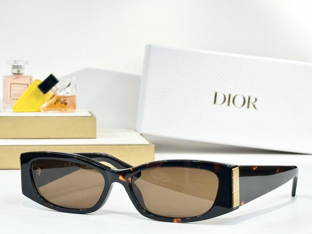  DIOR
MOD：DiorGraPhiqueSIF
Size：57口16 140
