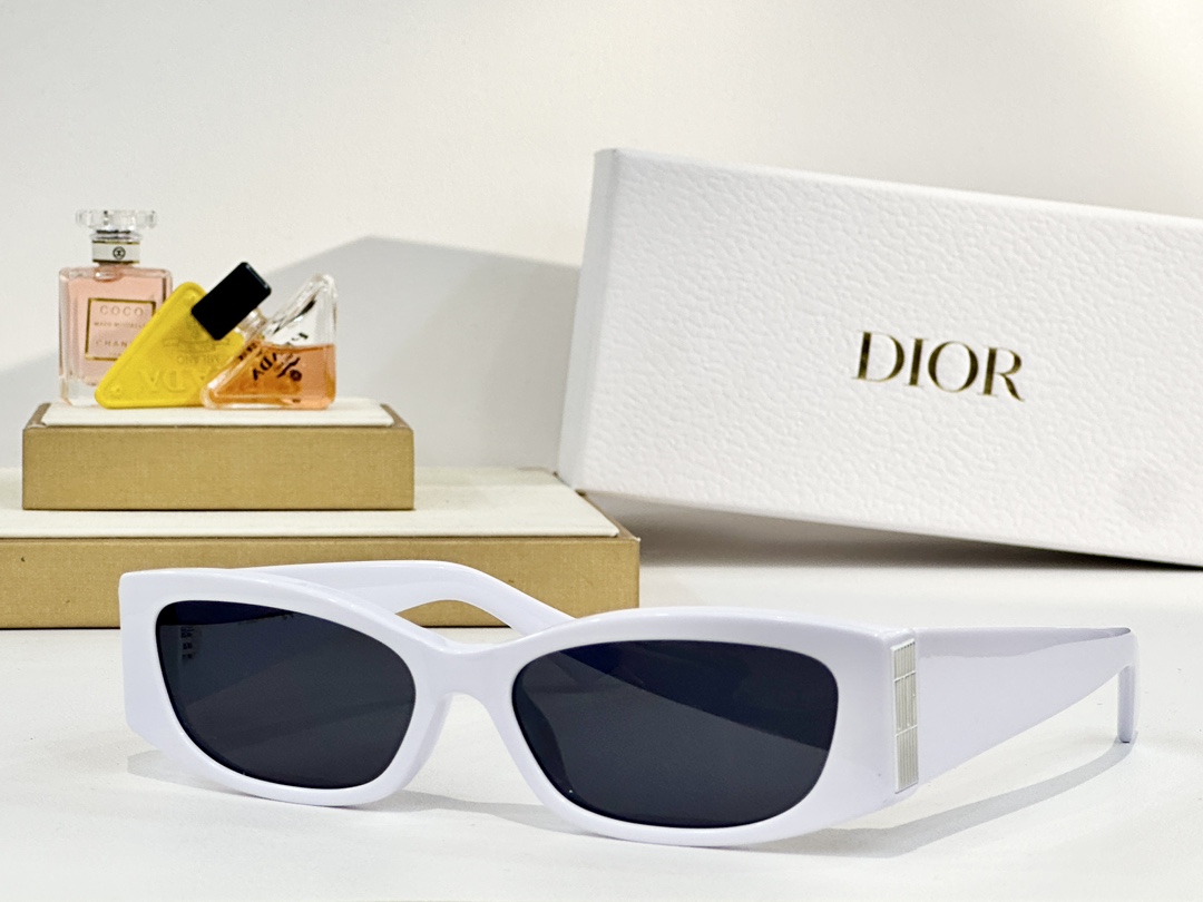  DIOR
MOD：DiorGraPhiqueSIF
Size：57口16 140
