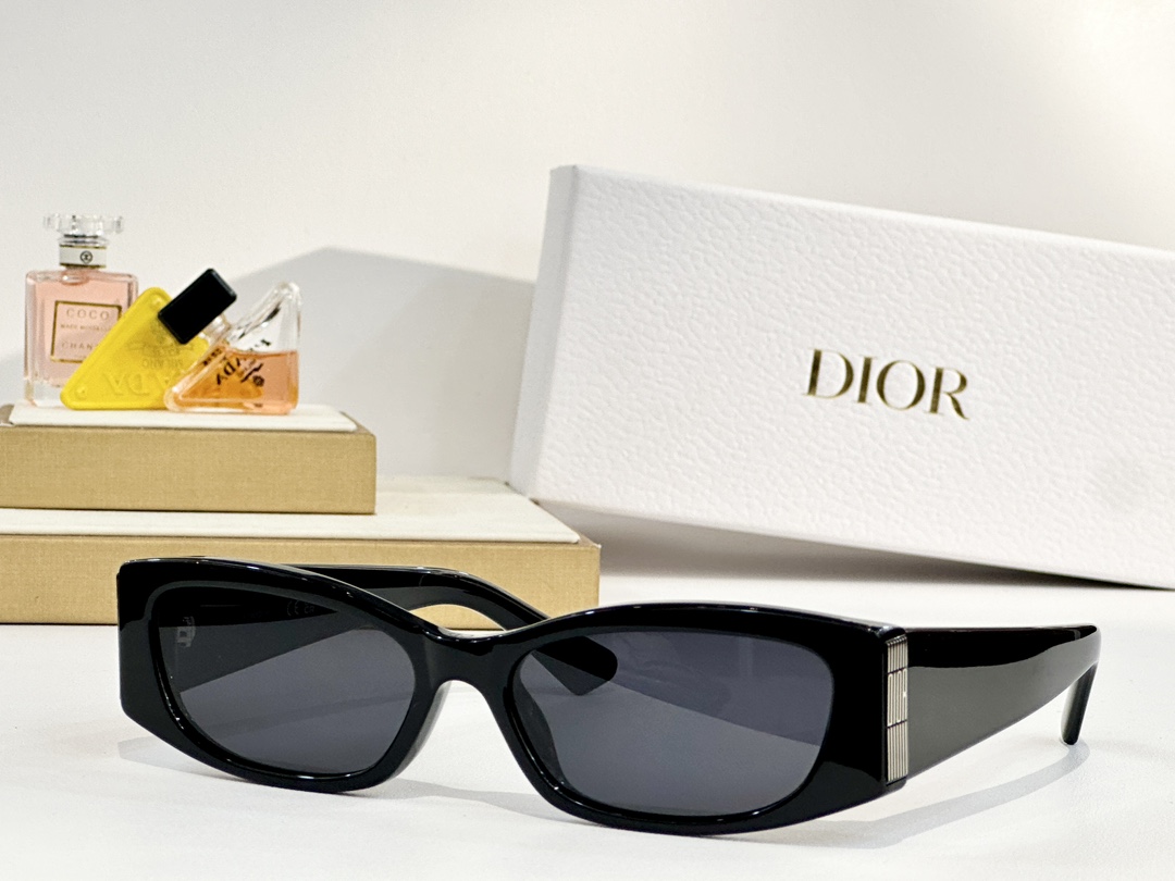  DIOR
MOD：DiorGraPhiqueSIF
Size：57口16 140
