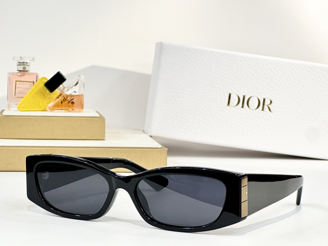 DIOR
MOD：DiorGraPhiqueSIF
Size：57口16 140
