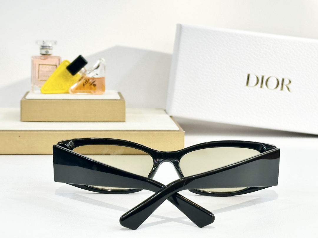  DIOR
MOD：DiorGraPhiqueSIF
Size：57口16 140
