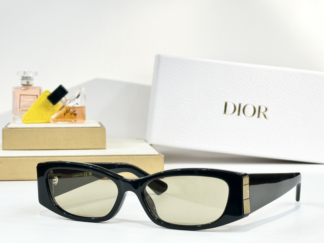  DIOR
MOD：DiorGraPhiqueSIF
Size：57口16 140
