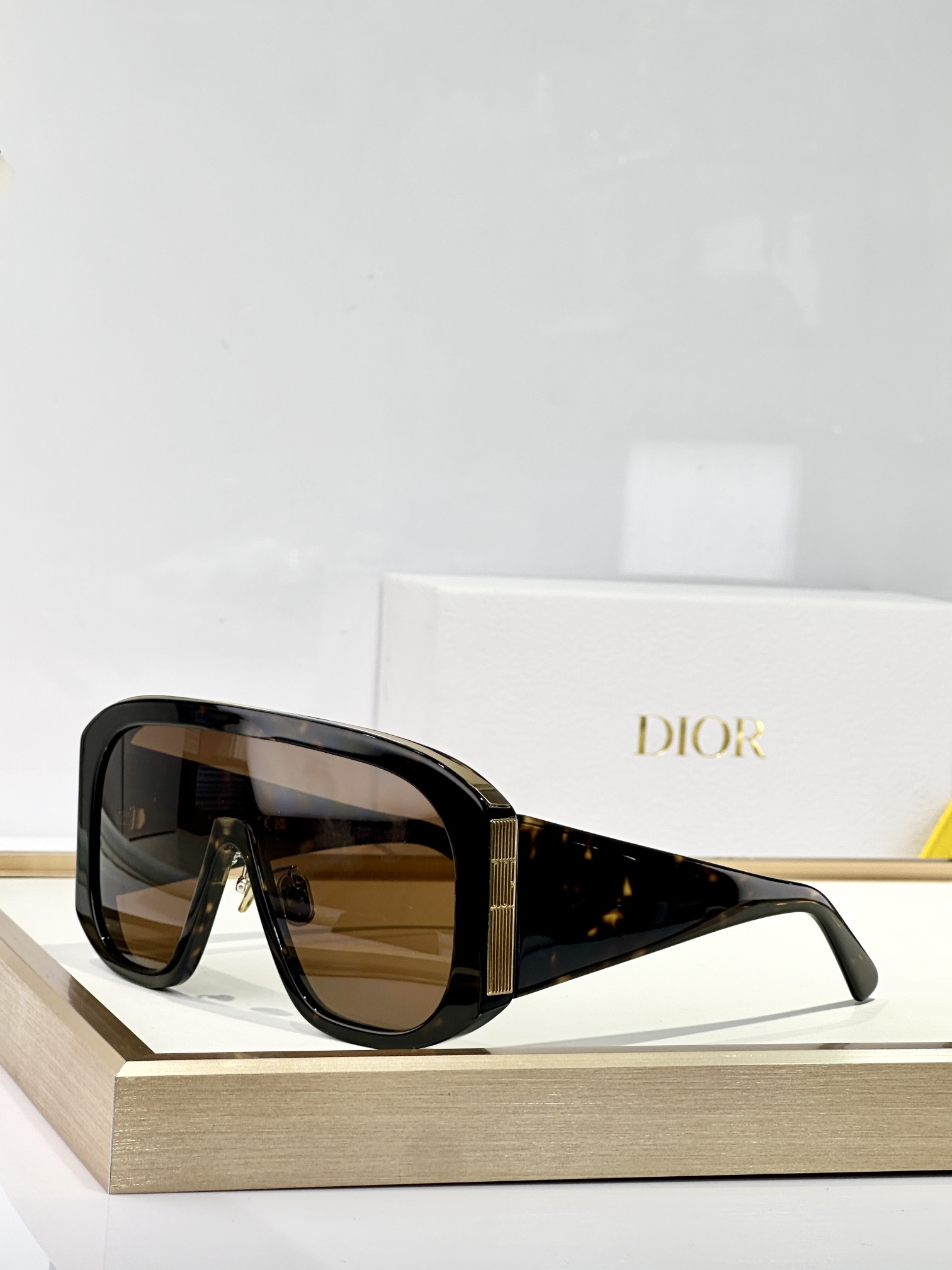  DIOR
MOD：DiorGraPhique M2N
Size：140
