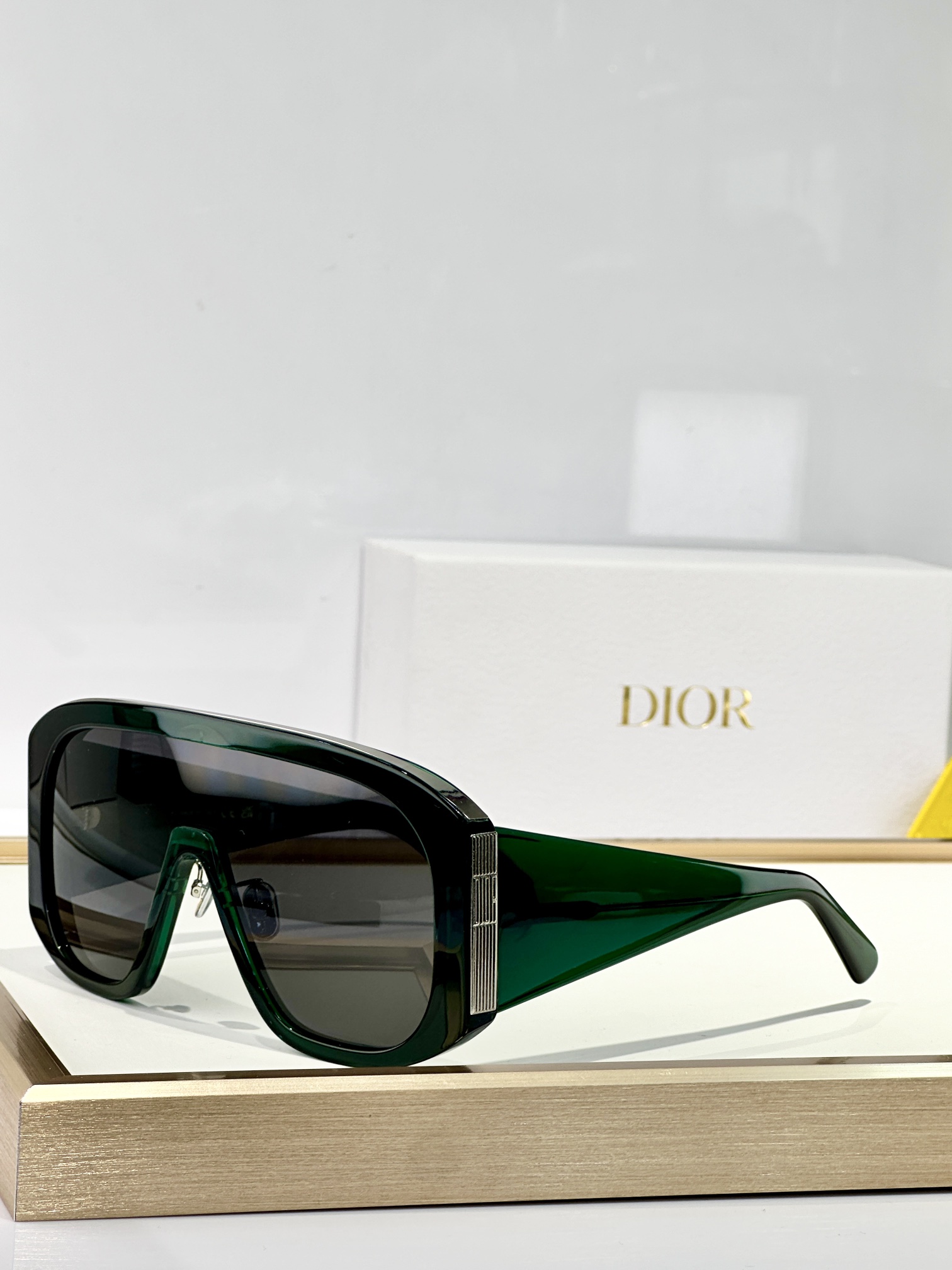  DIOR
MOD：DiorGraPhique M2N
Size：140

