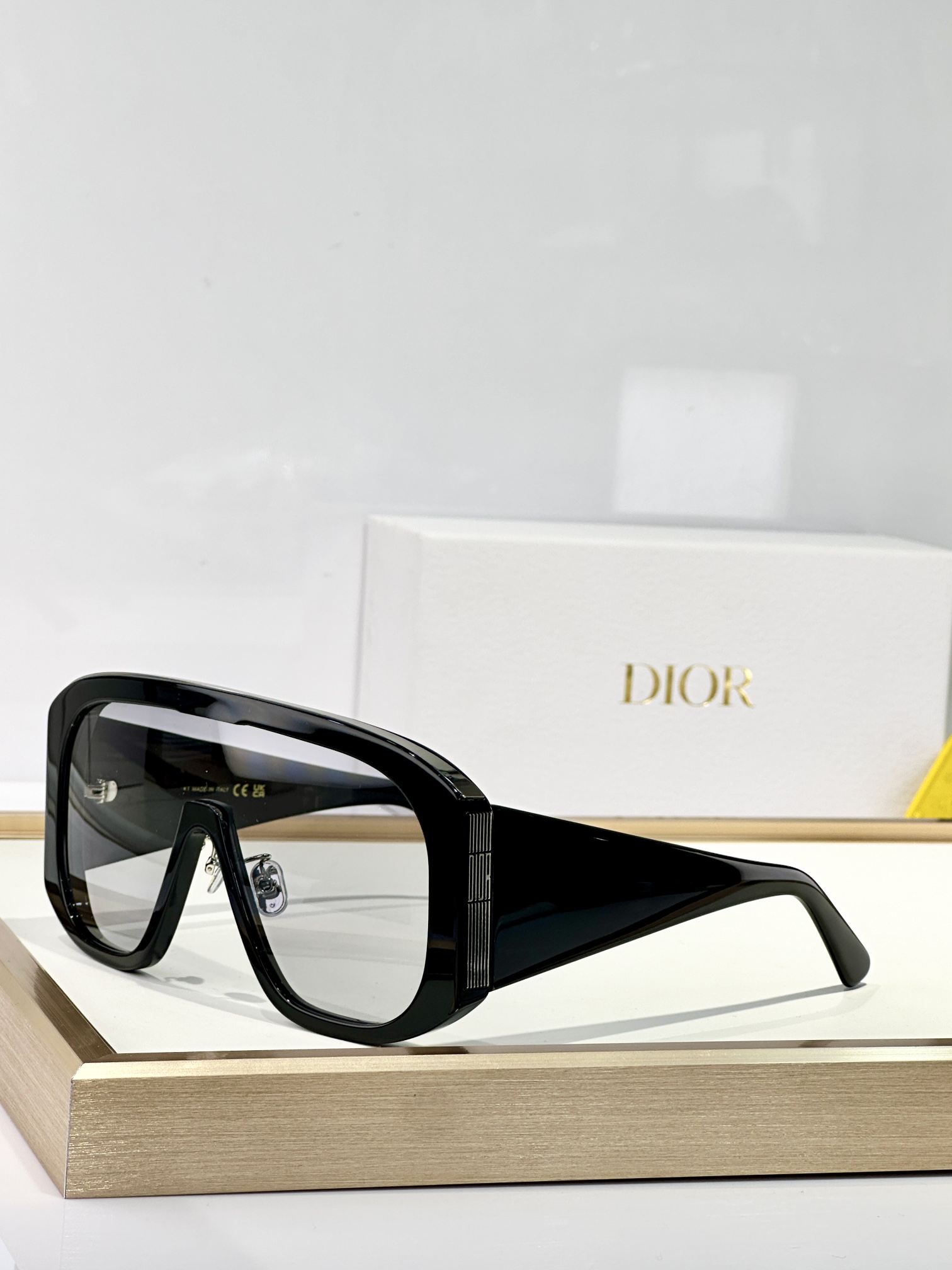  DIOR
MOD：DiorGraPhique M2N
Size：140
