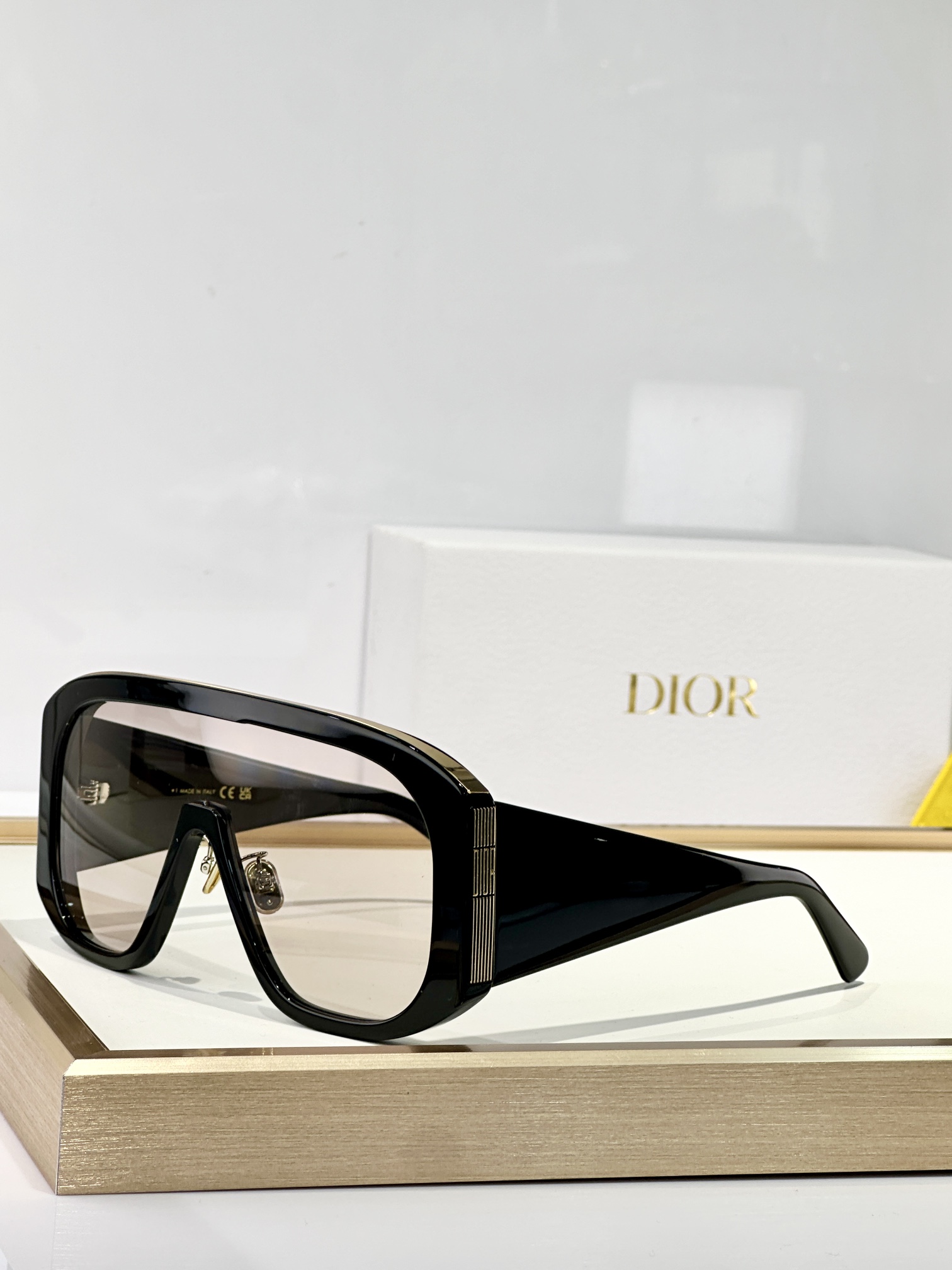  DIOR
MOD：DiorGraPhique M2N
Size：140
