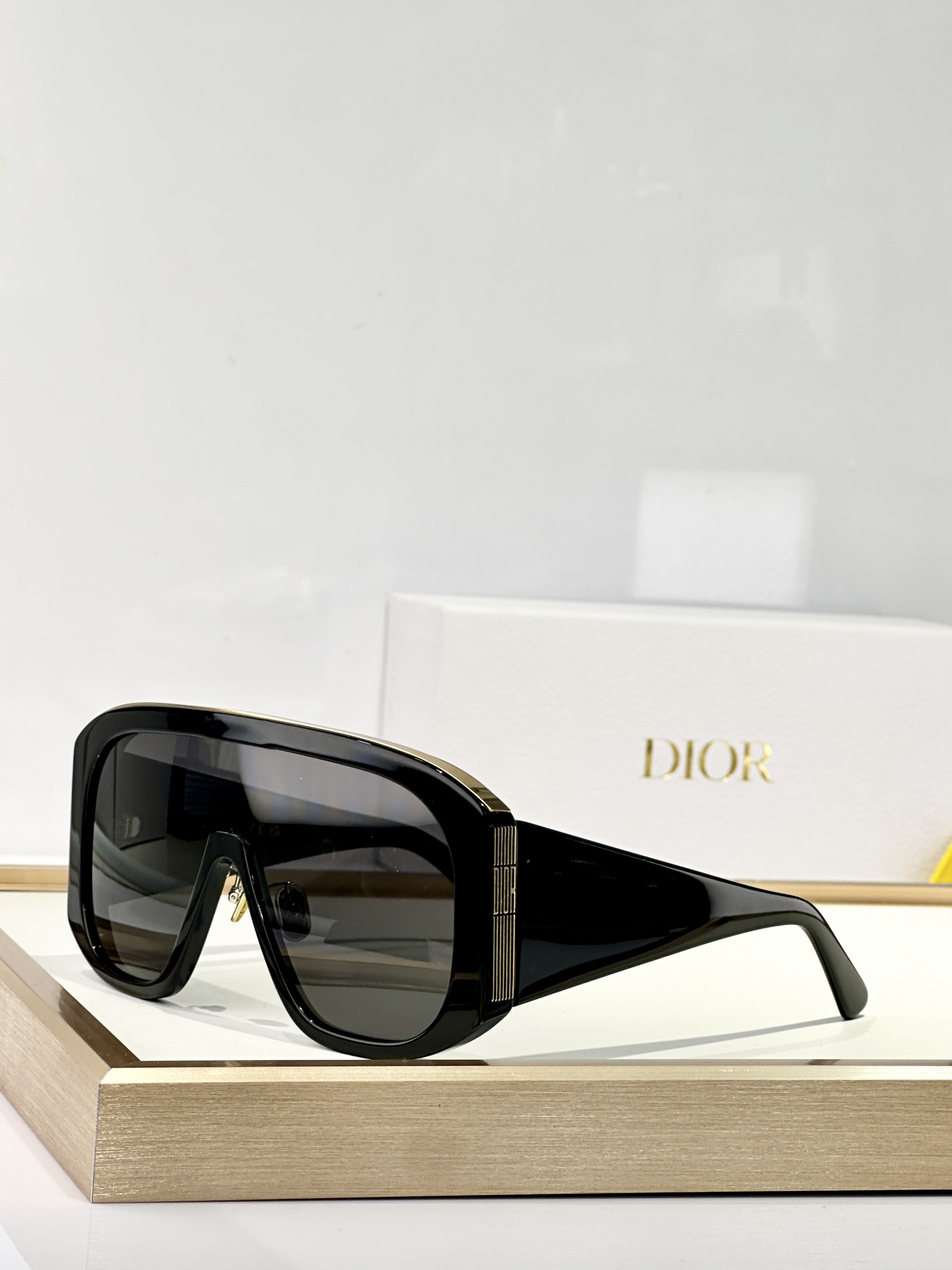  DIOR
MOD：DiorGraPhique M2N
Size：140
