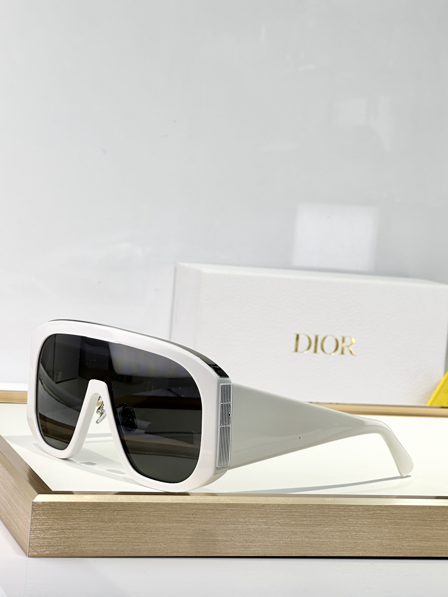  DIOR
MOD：DiorGraPhique M2N
Size：140
