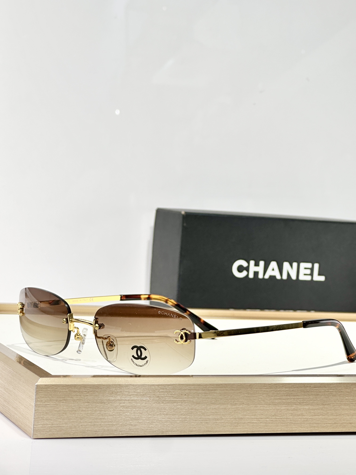  CHANEL
MOD：0CH4002
Size：54口18-135
