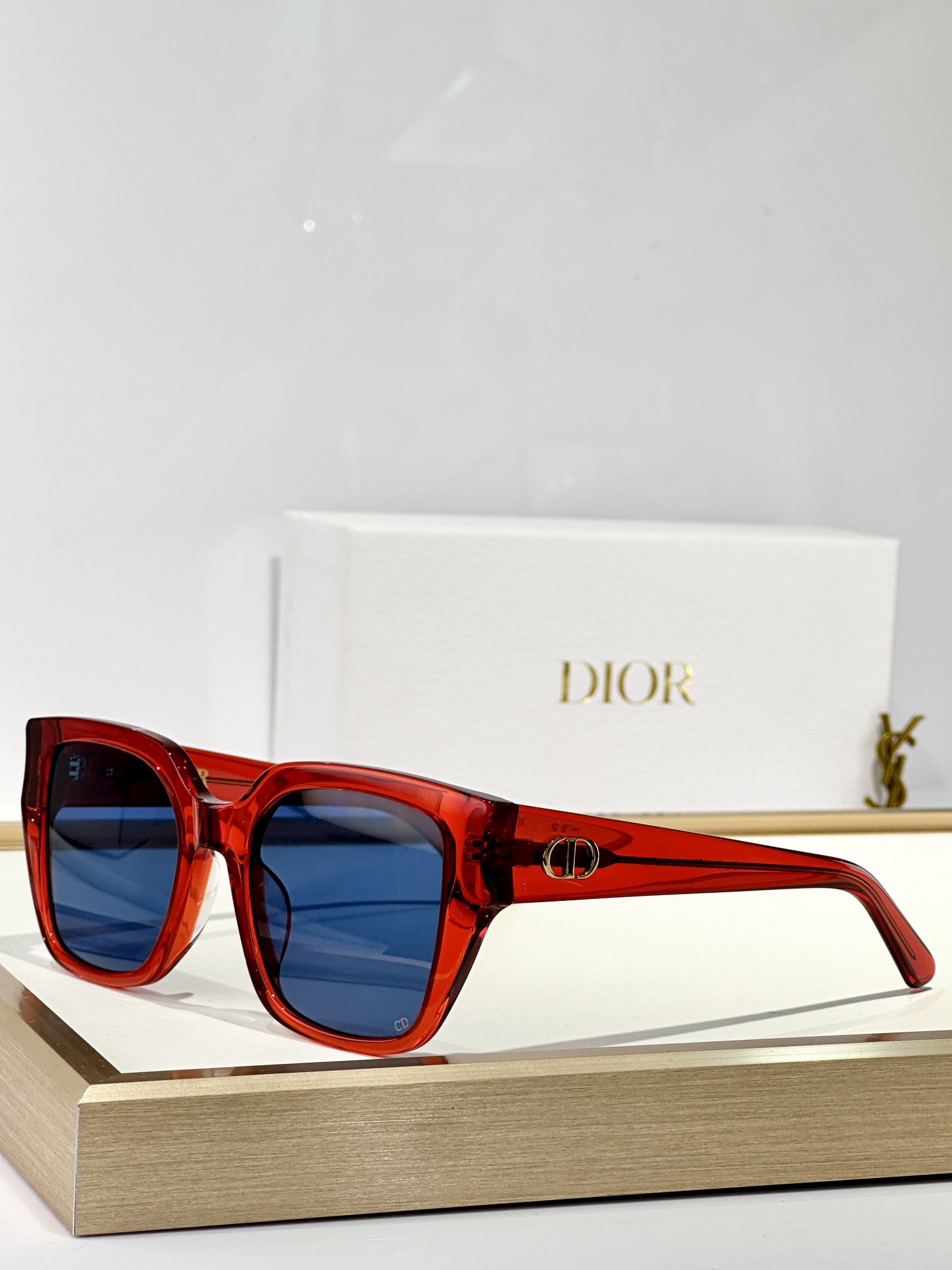  DIOR
MOD：DiorGlowS1I
Size：53口20 140

