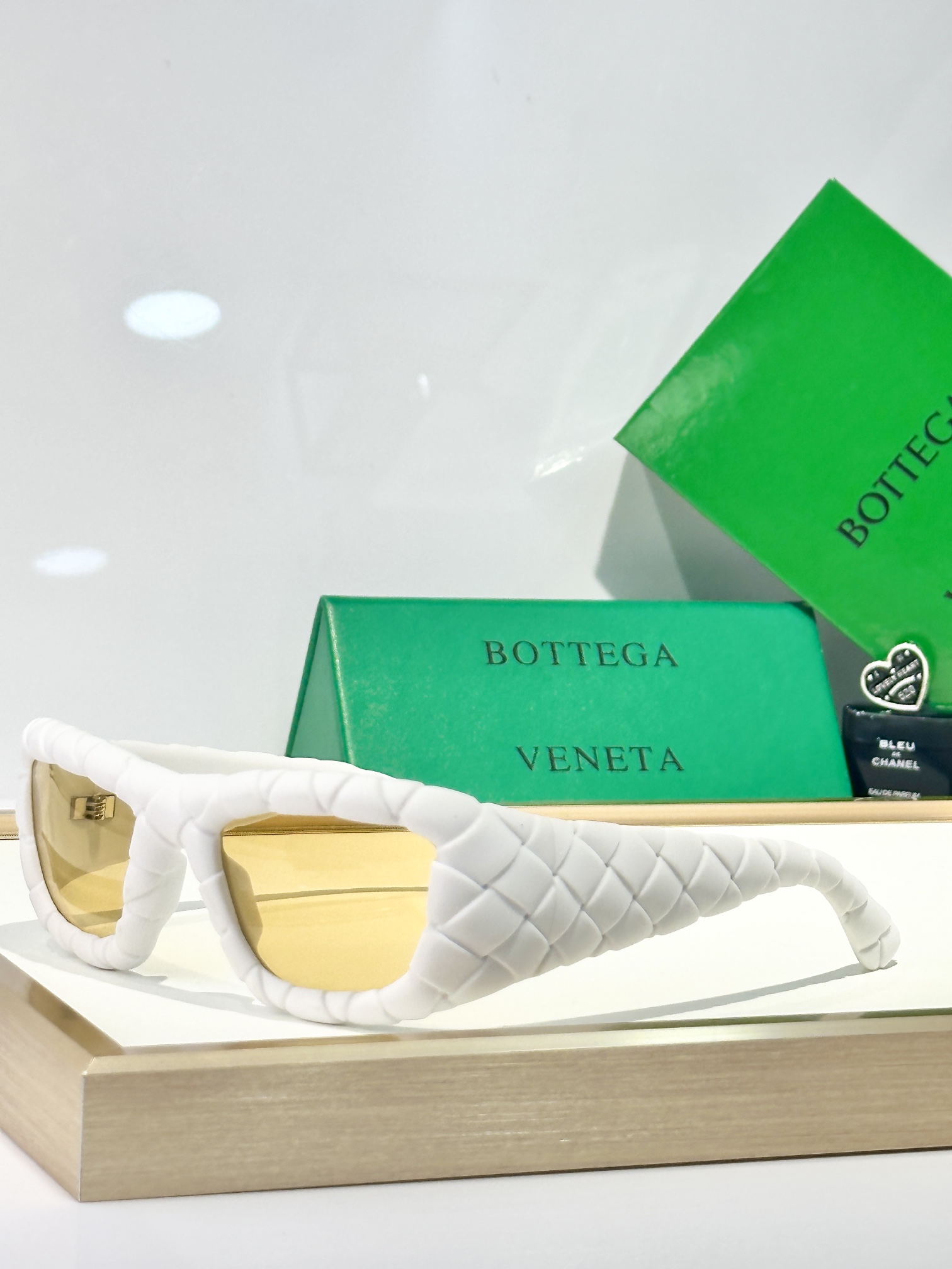  BOTTEGA VENETA
MOD：BV1303S
Size：56口19 135
