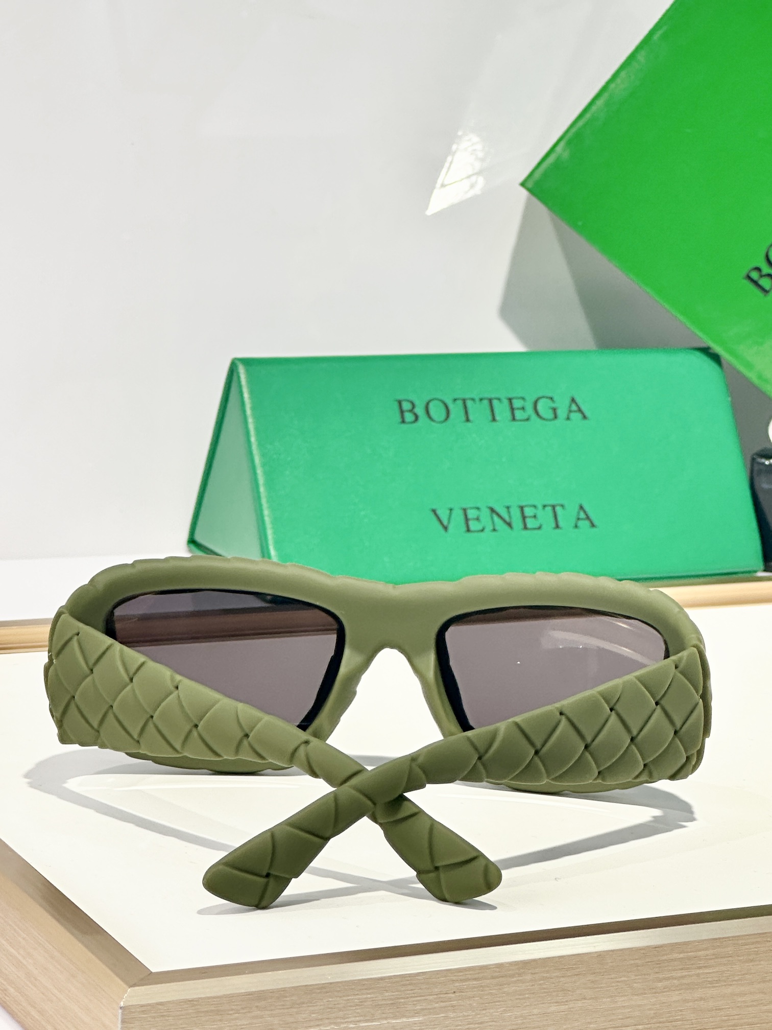  BOTTEGA VENETA
MOD：BV1303S
Size：56口19 135
