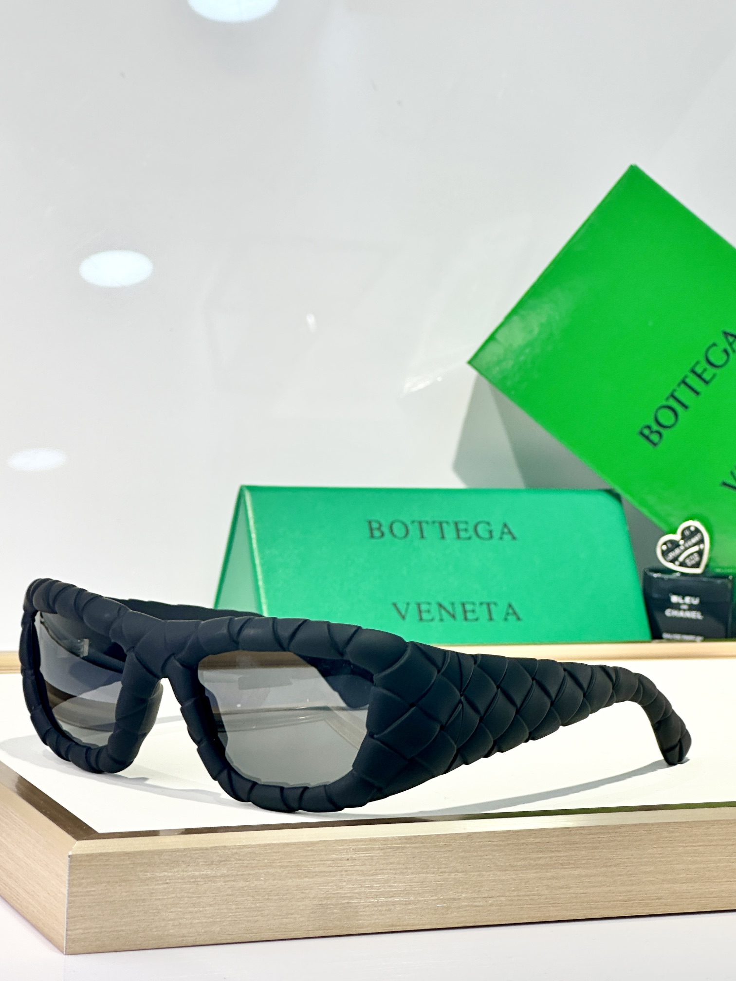  BOTTEGA VENETA
MOD：BV1303S
Size：56口19 135
