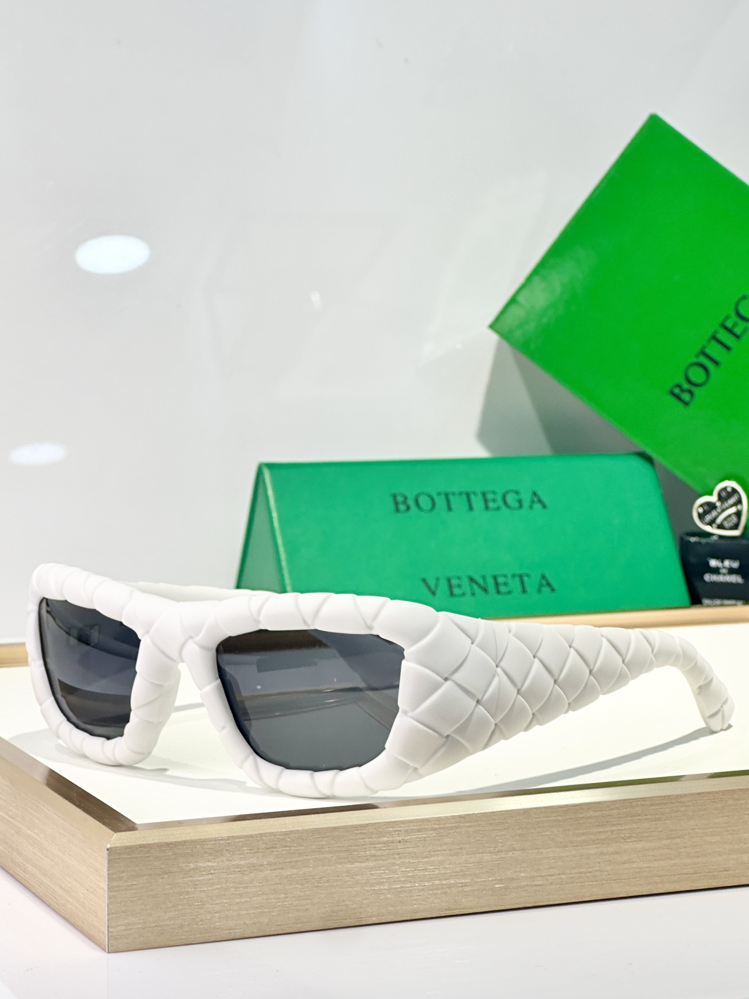  BOTTEGA VENETA
MOD：BV1303S
Size：56口19 135
