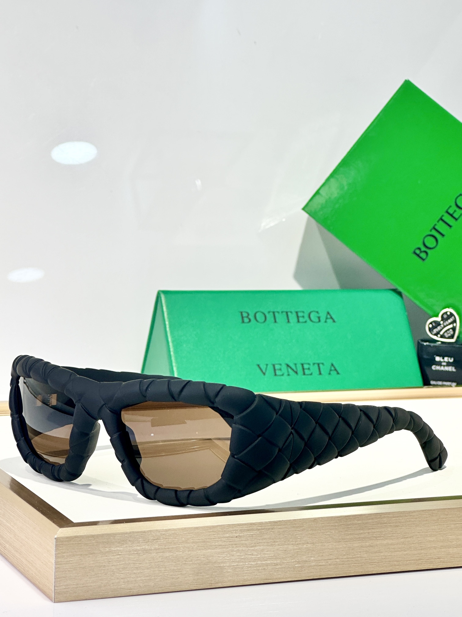  BOTTEGA VENETA
MOD：BV1303S
Size：56口19 135
