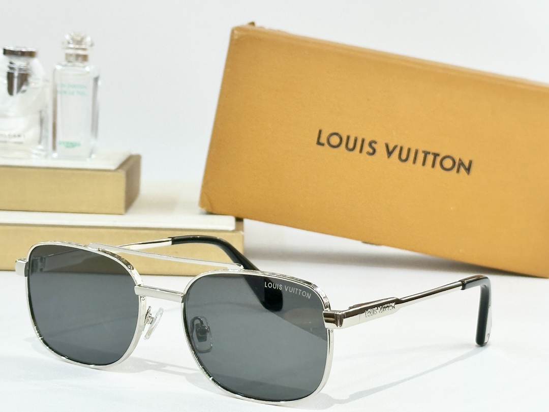  LOUIS VUITTON
MODZ2207U
Size56口19 145

