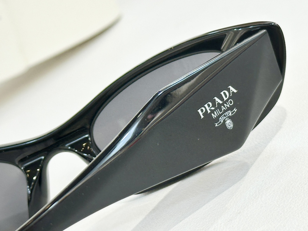  PRADA
MOD：0。RB16S
Size：54口20 145
