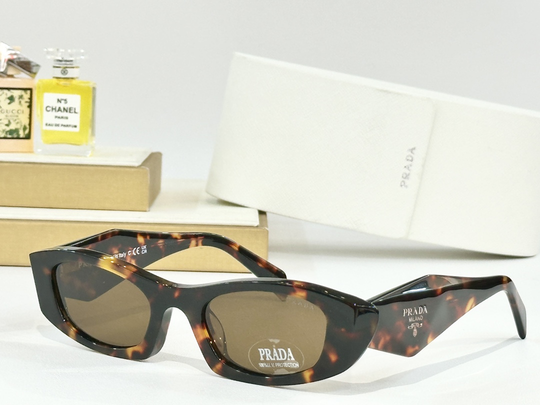  PRADA
MOD：0。RB16S
Size：54口20 145
