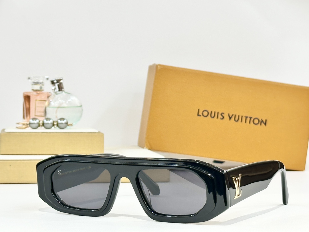  LOUIS VUITTO*
MODEL：Z2015U
SIZE：51口19-150
