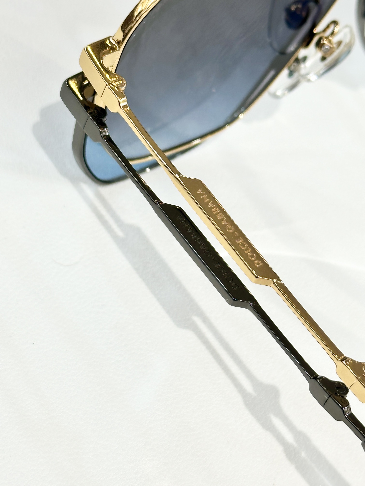  DOLCE & GABBAN* 
MODEL：DG6664
SIZE：61口16-143
