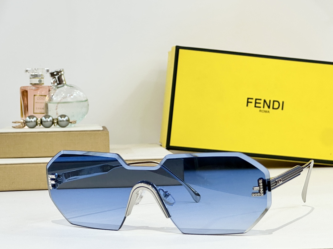  FENDI
MODFE4088
Size145口5 142
