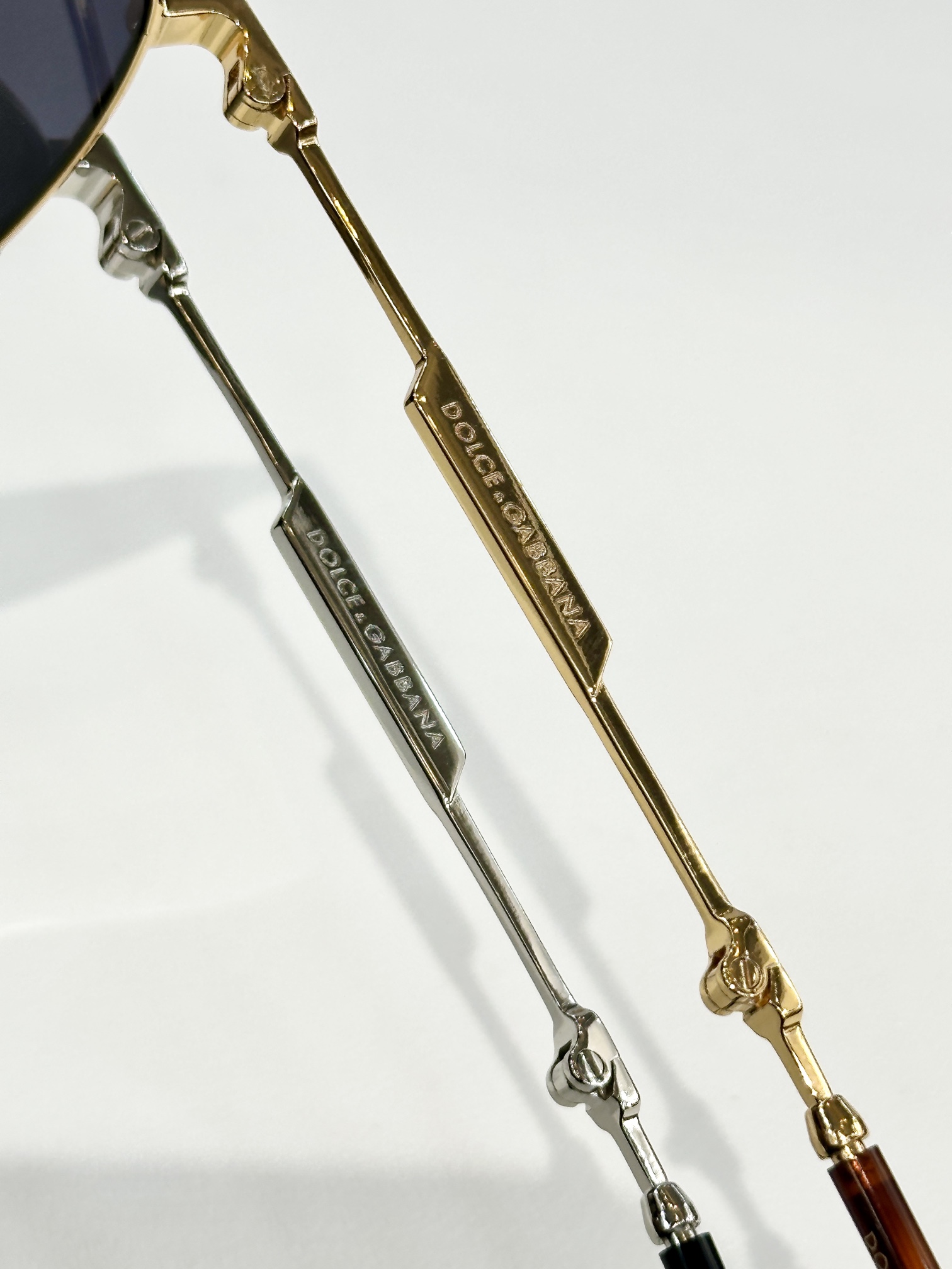  DOLCE & GABBAN* 
MODEL：DG2302
SIZE：61口16-143
