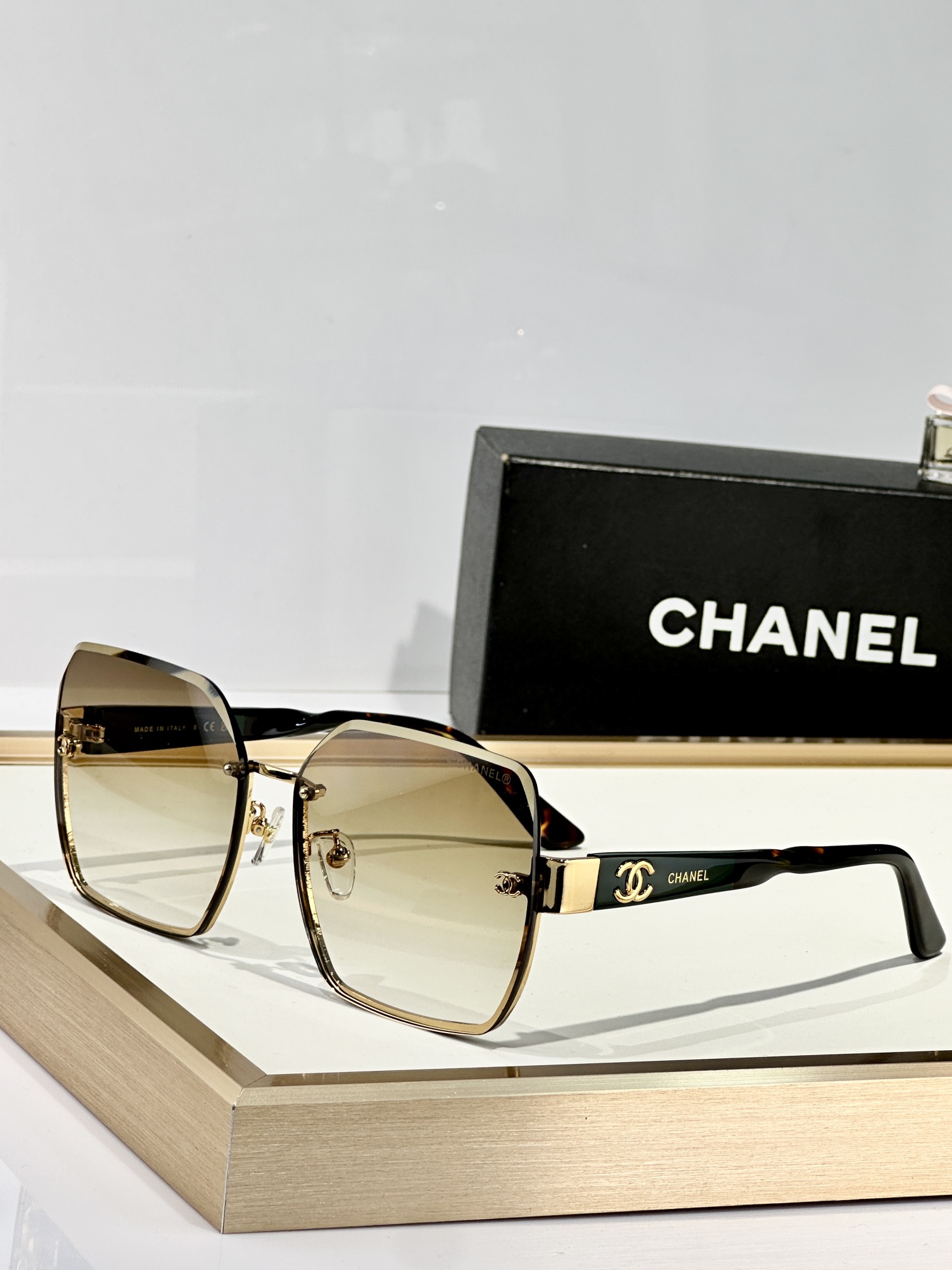  CHANEL
MOD：5485-H
Size：62口16 145
