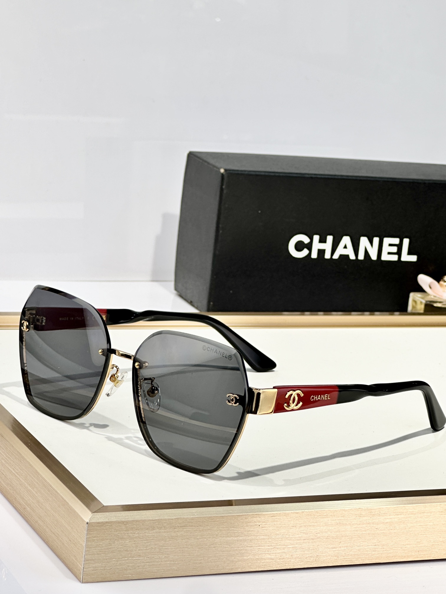  CHANEL
MOD：5486-H
Size：62口16 145

