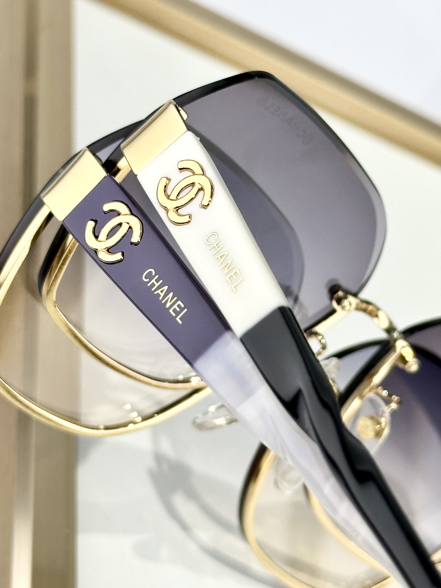  CHANEL
MOD：5486-H
Size：62口16 145

