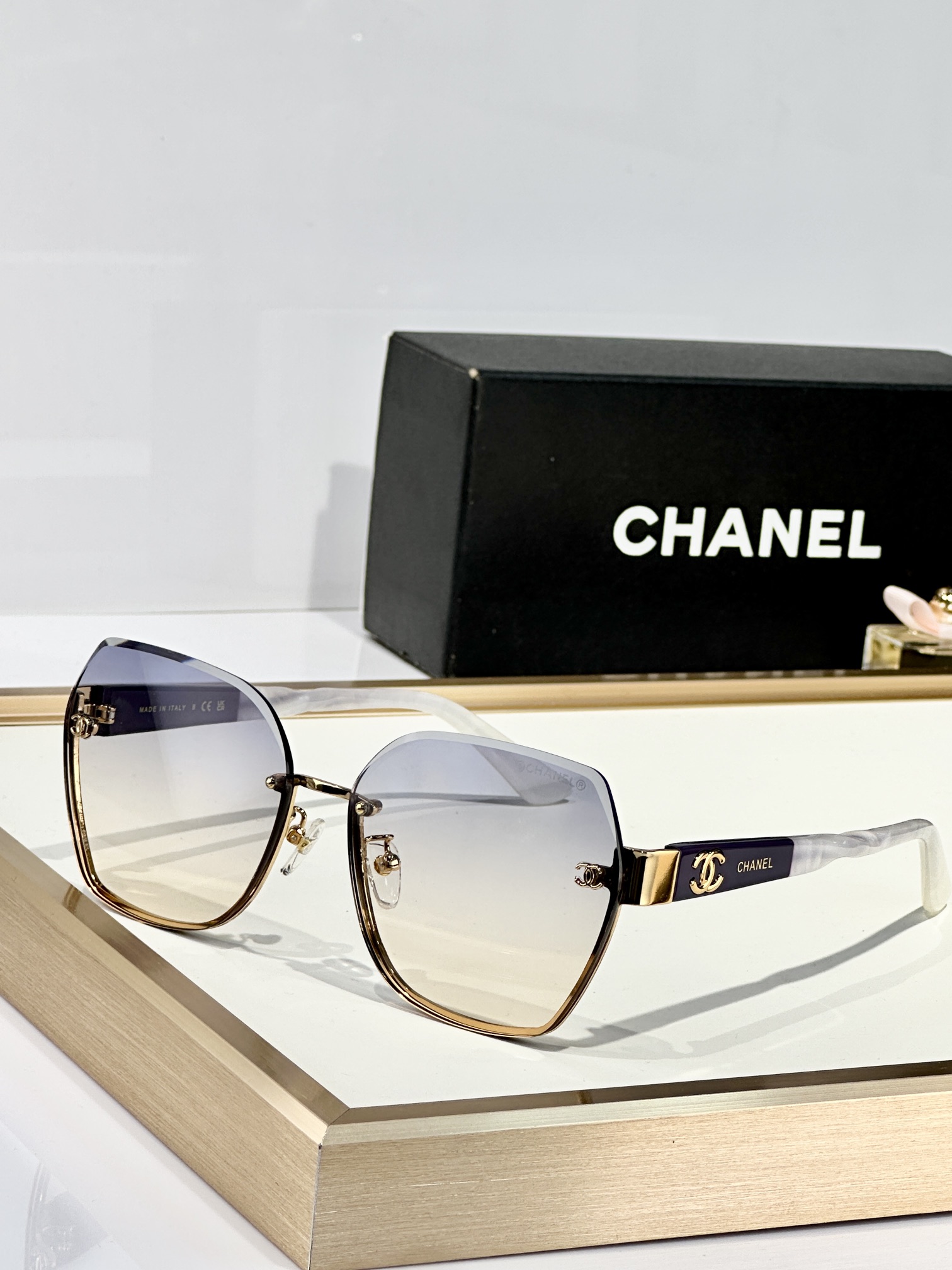  CHANEL
MOD：5486-H
Size：62口16 145

