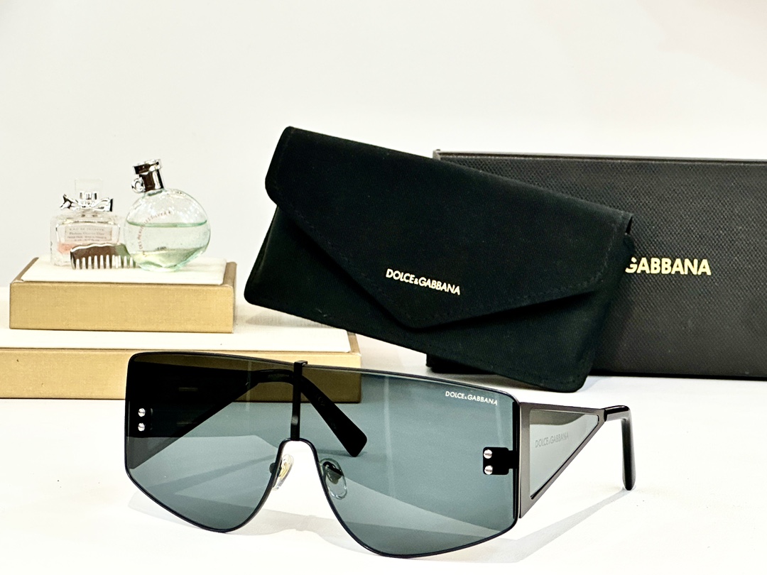  DOLCE & GABBAN*
MODEL：DG2305
SIZE：145

